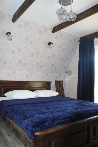 Гостевой дом Goryanka Яремче Двухместный номер с 1 кроватью, вид на сад-5