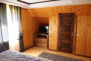 Гостевой дом Goryanka Яремче Большой двухместный номер с 1 кроватью-5