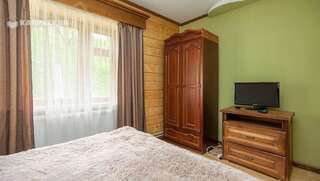 Гостевой дом Goryanka Яремче Двухместный номер с 1 кроватью и общей ванной комнатой-2